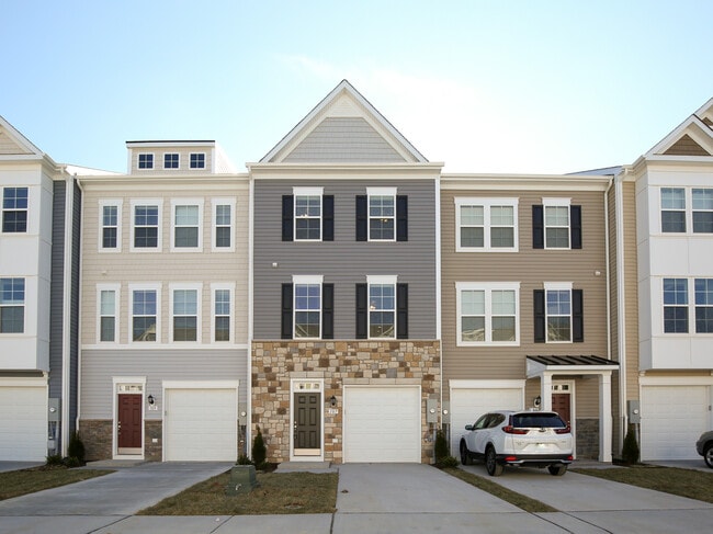 Building Photo - 107 Alderman Way
