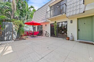 Building Photo - 1700 Embassy Dr