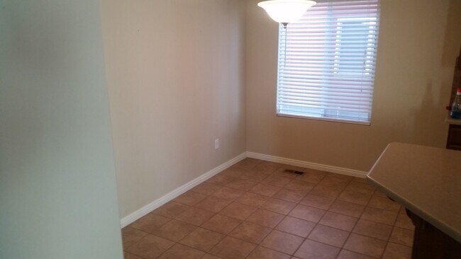 Building Photo - Beautiful 2011 home in West Haven for rent