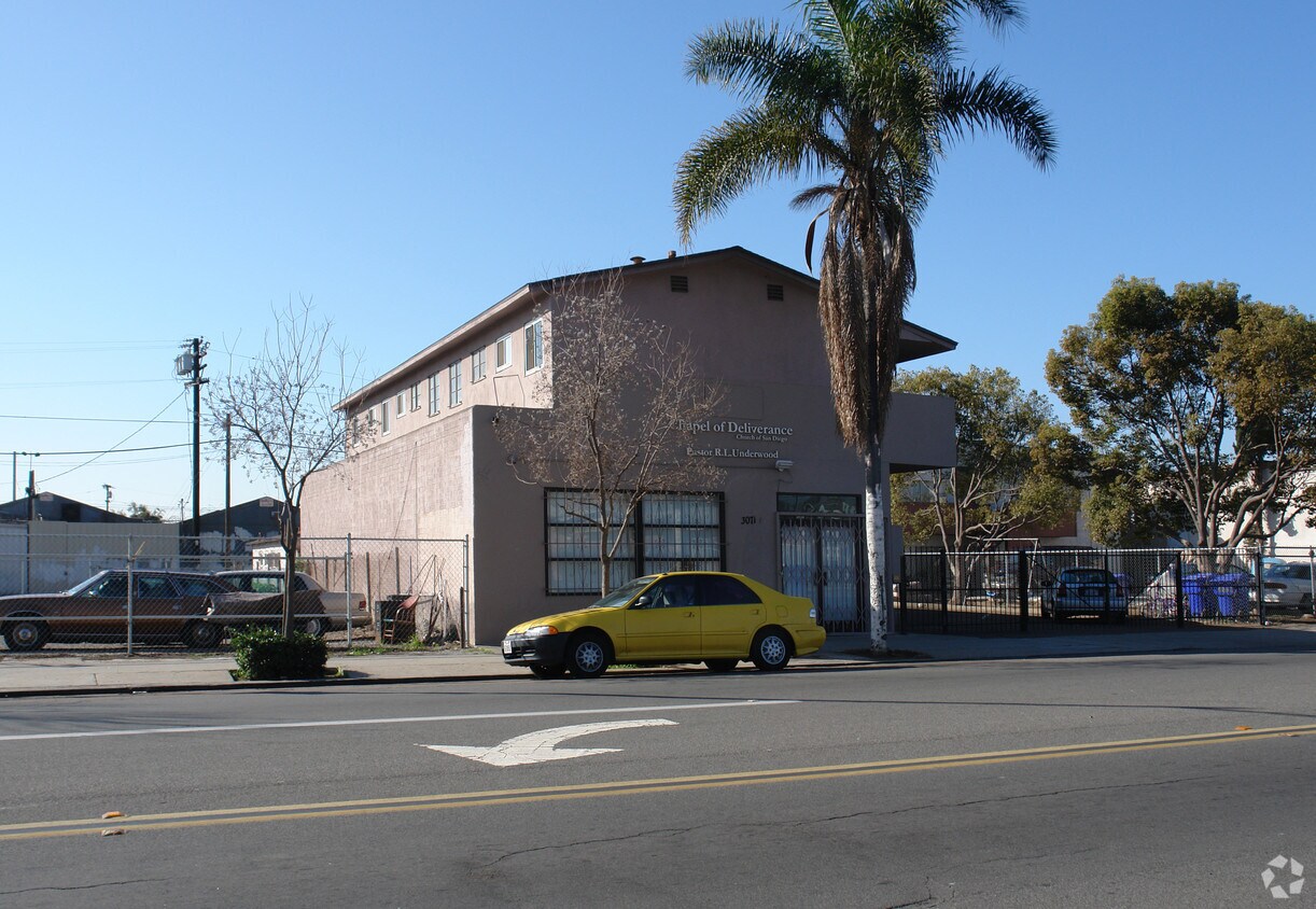 Primary Photo - 3071-3079 Imperial Ave