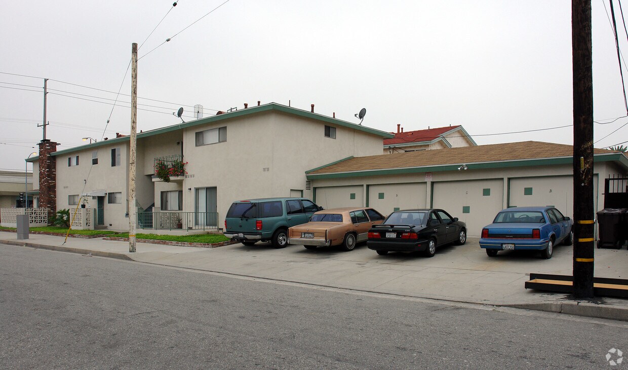Foto del edificio - 4305 W 120th St