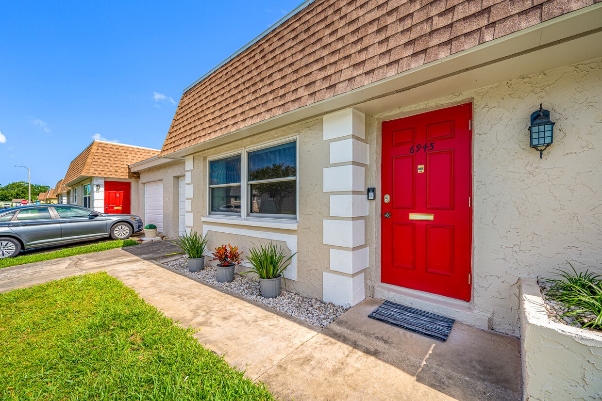 Photo - 6945 Monte Carlo (Pinellas Park, FL)