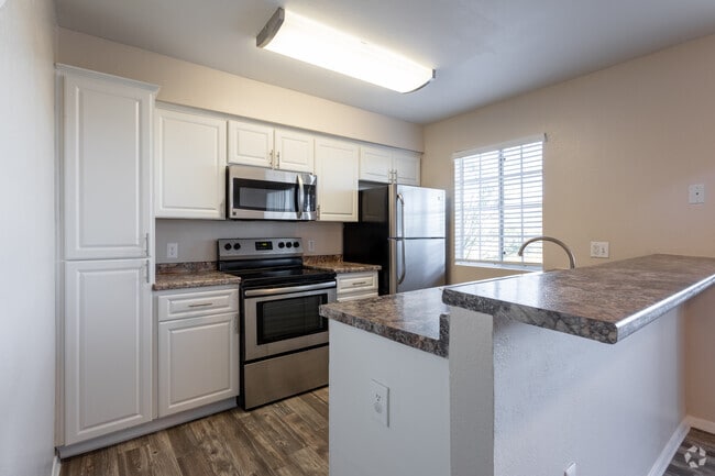 4BR, 2BA - 1,504 SF - View at Starr Pass