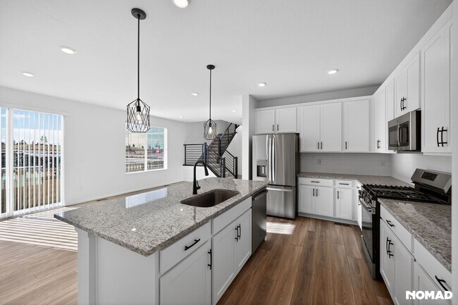 Foto del edificio - 5210 N Denali Blvd