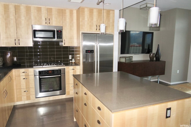 Photo - 35 E 100 S Townhome
