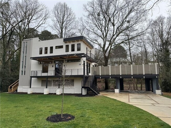 Building Photo - 942 Peachtree Battle Cir NW