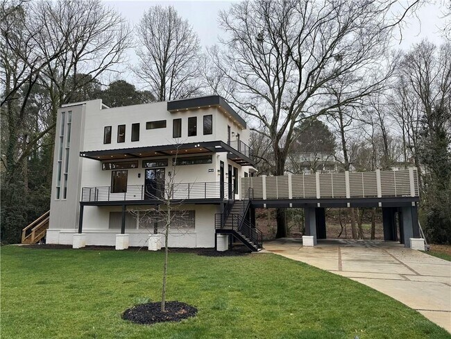 Foto del edificio - 942 Peachtree Battle Cir NW