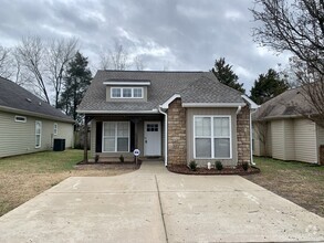 Building Photo - 108 Moss Stone Ln