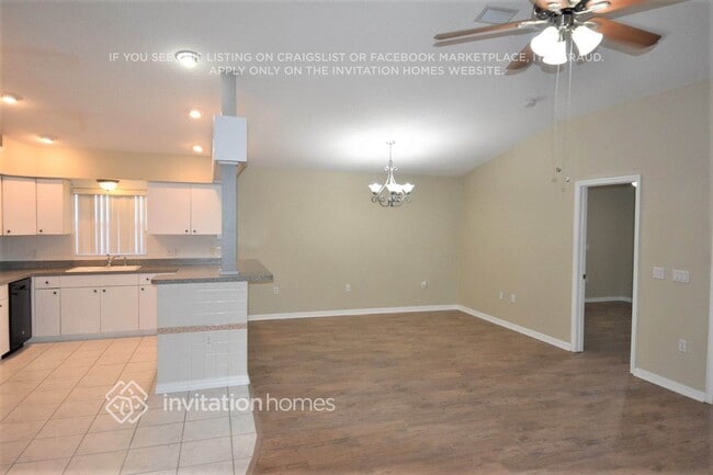 Building Photo - 660 Anclote Dr