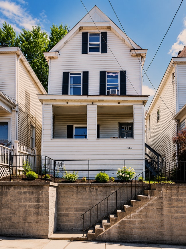 Building Photo - 316 Marlow St