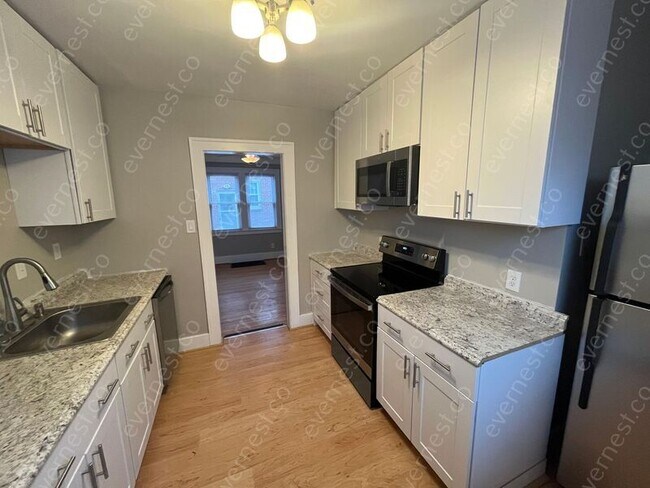 Building Photo - 122 W Houstonia Ave