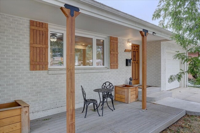 Foto del edificio - Beautifully renovated ranch home with drea...