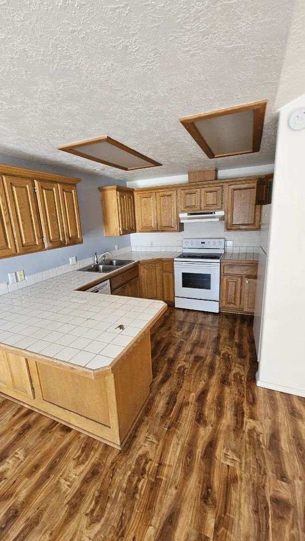 Building Photo - 116-01 CFLP