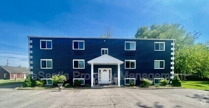 Building Photo - 628 Steele St