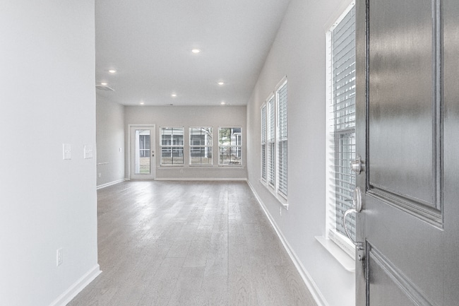 Building Photo - 1153 Glorious Wy