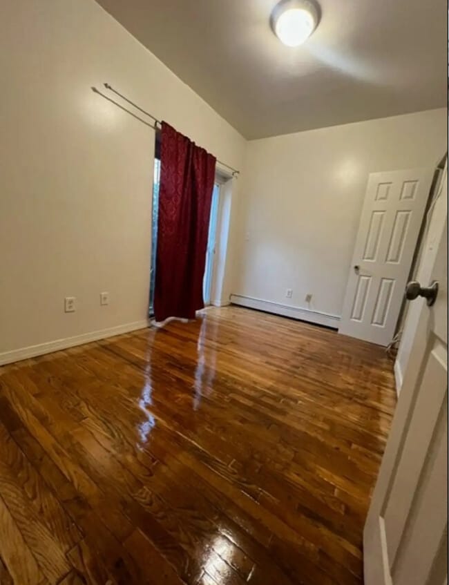 Building Photo - 28A Radde Pl