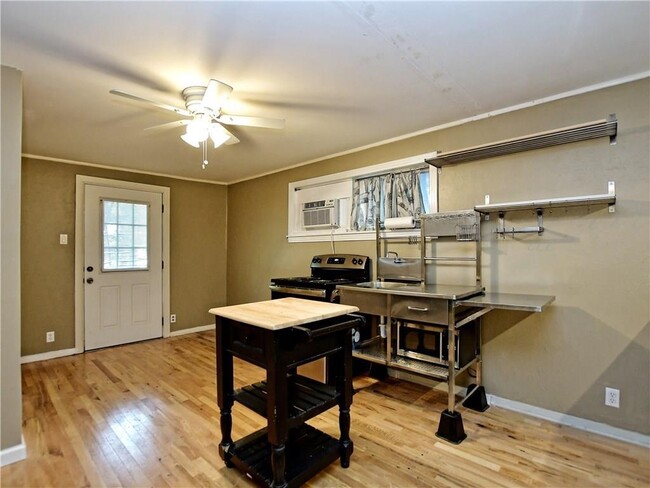 Building Photo - 5505 Avenue G