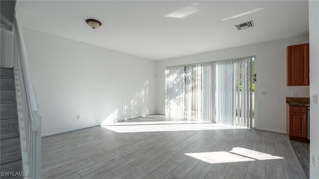 Building Photo - 7005 Romana Way
