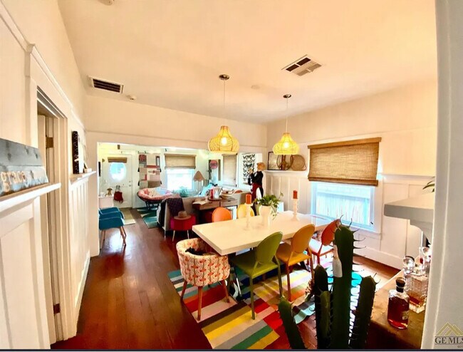 Foto del edificio - 1725 Maple Ave