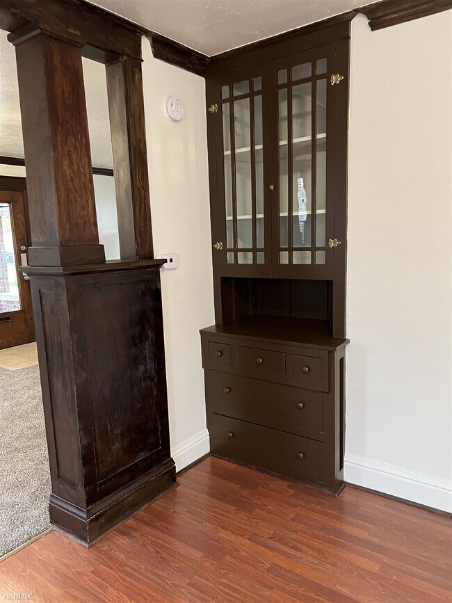 Foto del edificio - 3 br, 1 bath House - 223 N Vine St