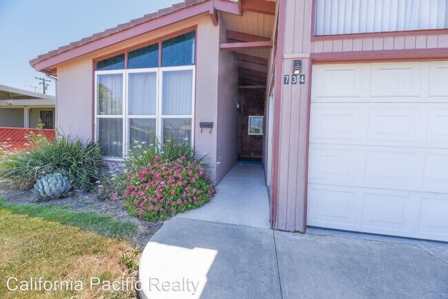 Foto del edificio - 3 br, 2 bath House - 734 San Miguel Ave