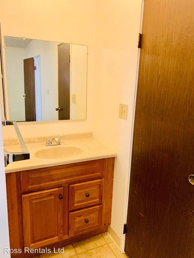 Foto del edificio - 401 E 7th St