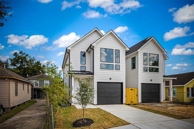 Foto del edificio - 443 Hahlo St