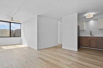 Building Photo - 1505-1505 Alexander St