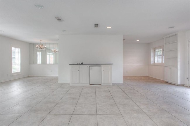 Building Photo - 1375 Roaring Springs Rd