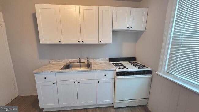 Foto del edificio - 4662 Reach St