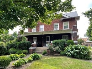 Building Photo - 30 Casterton Ave