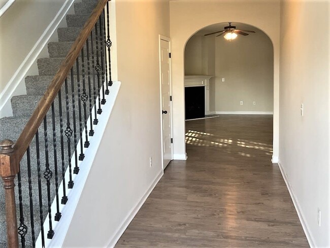 Building Photo - 4263 Sir Dixon Dr