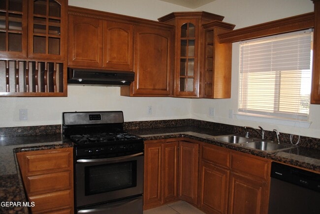 Building Photo - 5817 Lawndale Dr