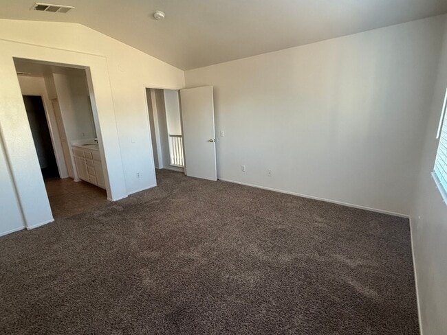 Building Photo - Brentwood Community- Centrally Located- 3 ...