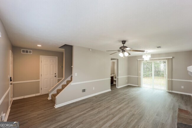 Building Photo - 702 Durham Crossing