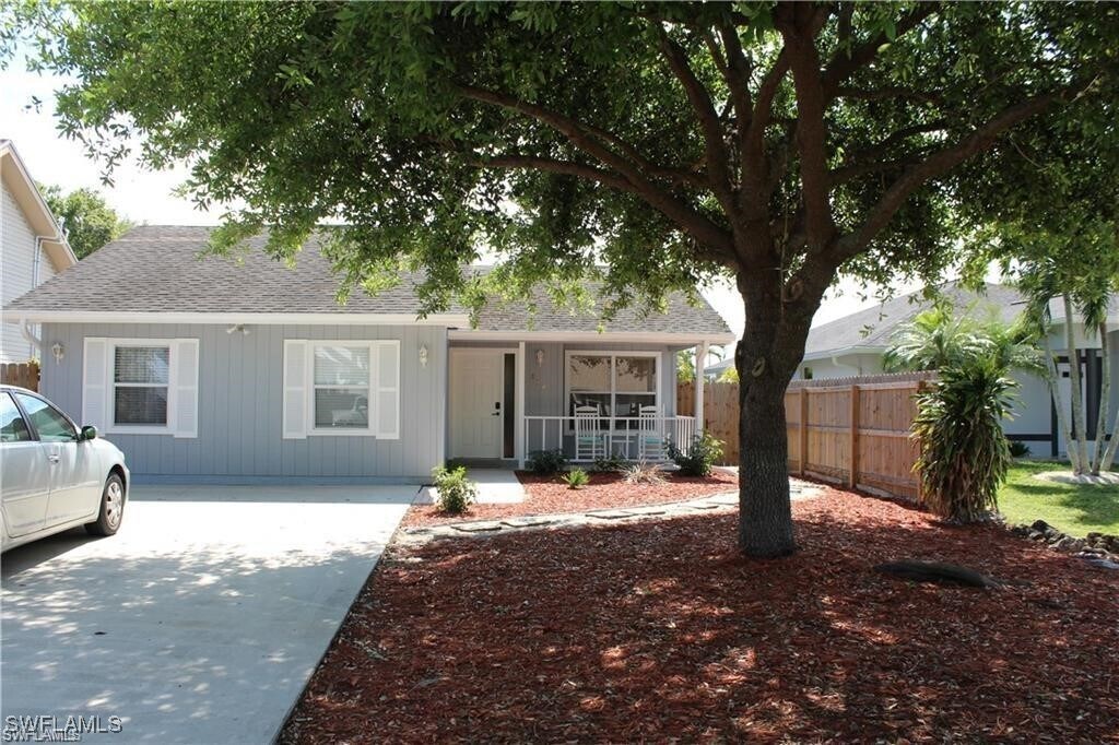 Foto principal - 858 97th Ave N