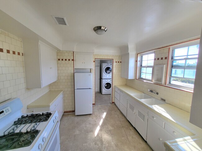 Foto del edificio - 1227 1/2 S Orlando Ave