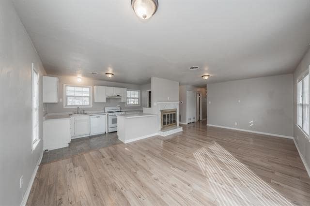 Building Photo - 5805 Aton Ave
