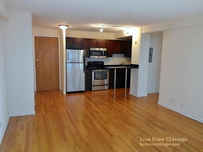Foto del edificio - 4180 N Marine Dr