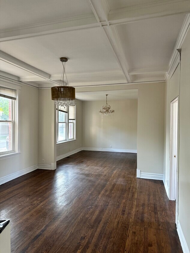 Foto principal - 3706 W Roscoe St