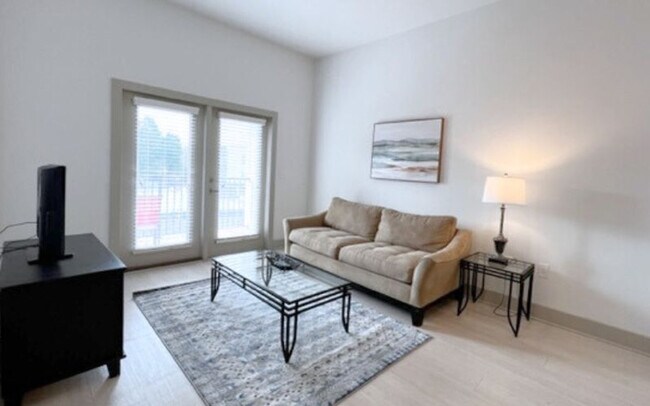 Foto del edificio - 510 Guthridge Ct NW