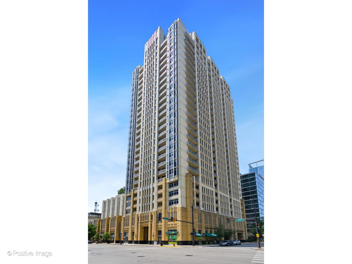 Primary Photo - 1400 S Michigan Ave
