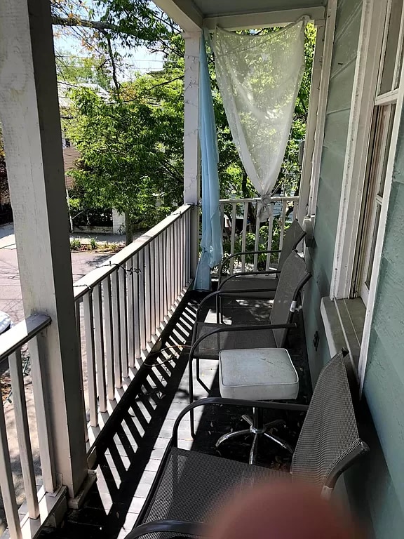 Photo - 122 Coming St House