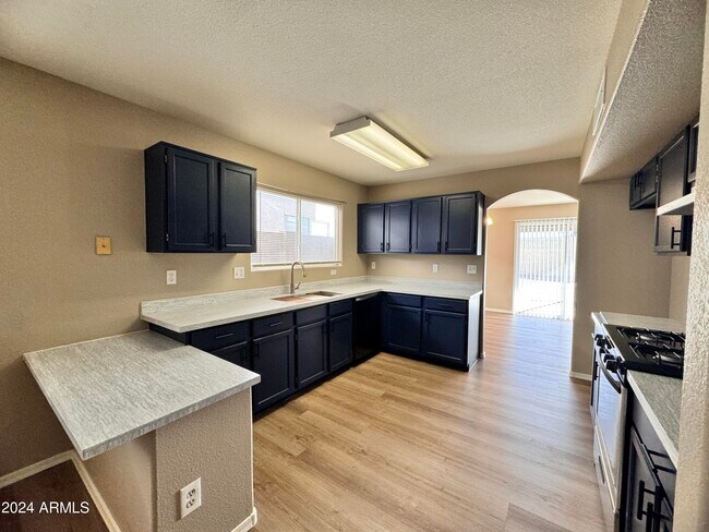 Foto del edificio - 10453 N 76th Dr