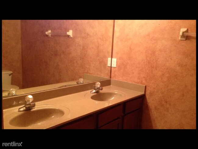 Foto del edificio - 7404 Cypress Grove Rd