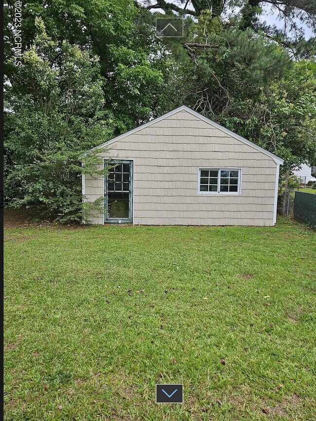 Building Photo - 904 Tuscarora Ave