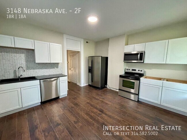 Building Photo - Renovated 1Bed/1Bath Available Now!