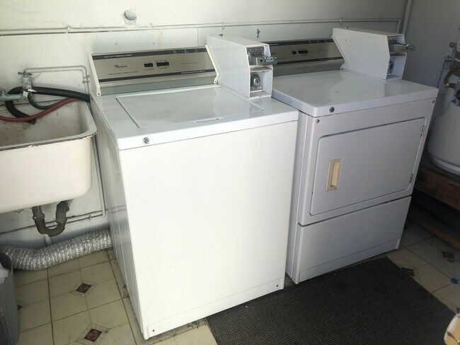 Laundry - 643 Manchester Ter