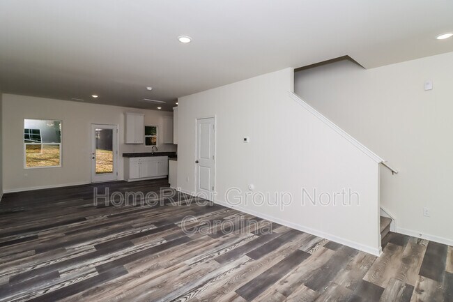 Building Photo - 715 2nd St Pl SW