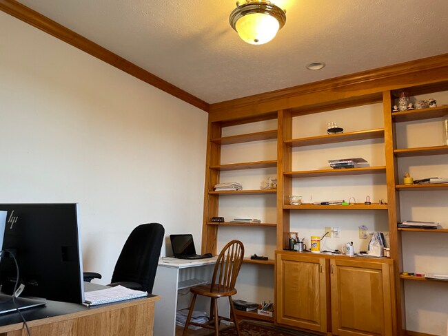 Foto del edificio - 1017 Lexington Dr
